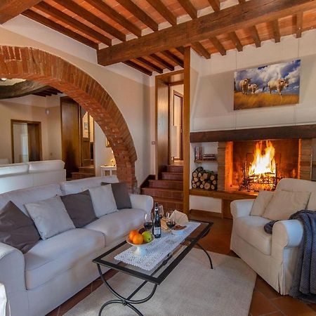Villa Il Sole チヴィテッラ・イン・ヴァル・ディ・キアーナ エクステリア 写真
